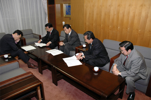 ���c�s���Ɖ��l21�r�W�����ɂ��Č�荇���m�c�c����